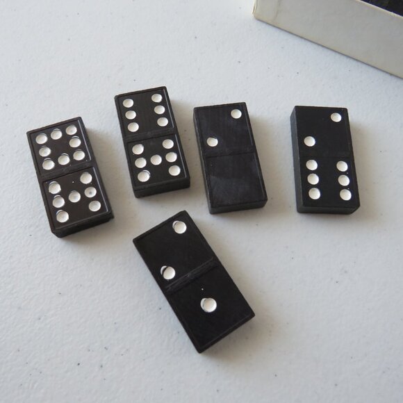 Milton Bradley Vintage Wooden Dominoes 1970 Complete Set 55 Pieces Halsam Dragon - Picture 8 of 11